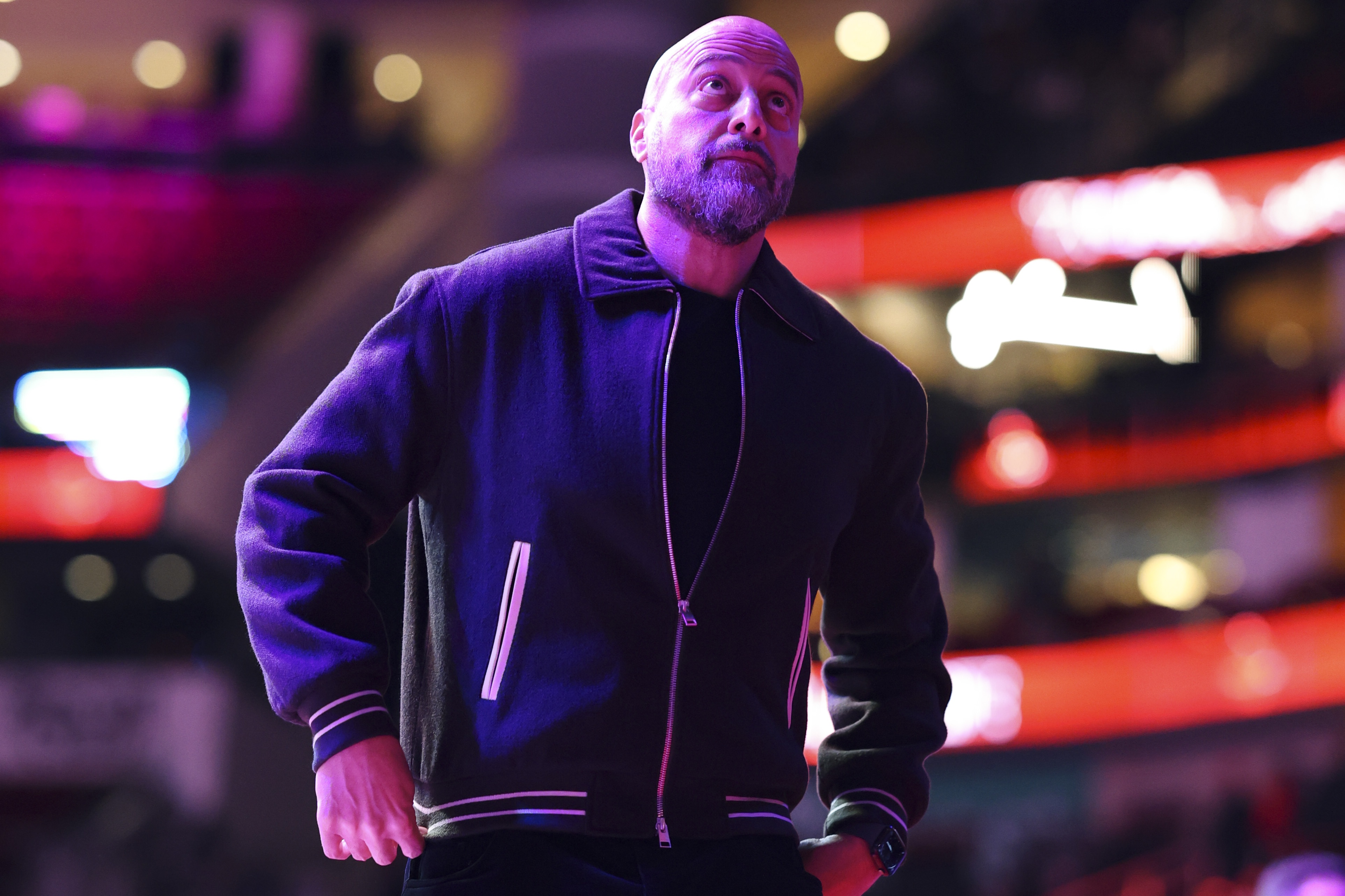 咪咕视频体育频道-没剩几个小时了~目前还有9个队没有交易操作：火箭&amp;马刺&amp;雄鹿在列